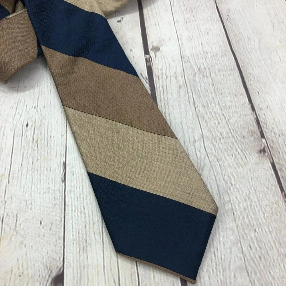 Oscar de la Renta diagonal stripe neck tie